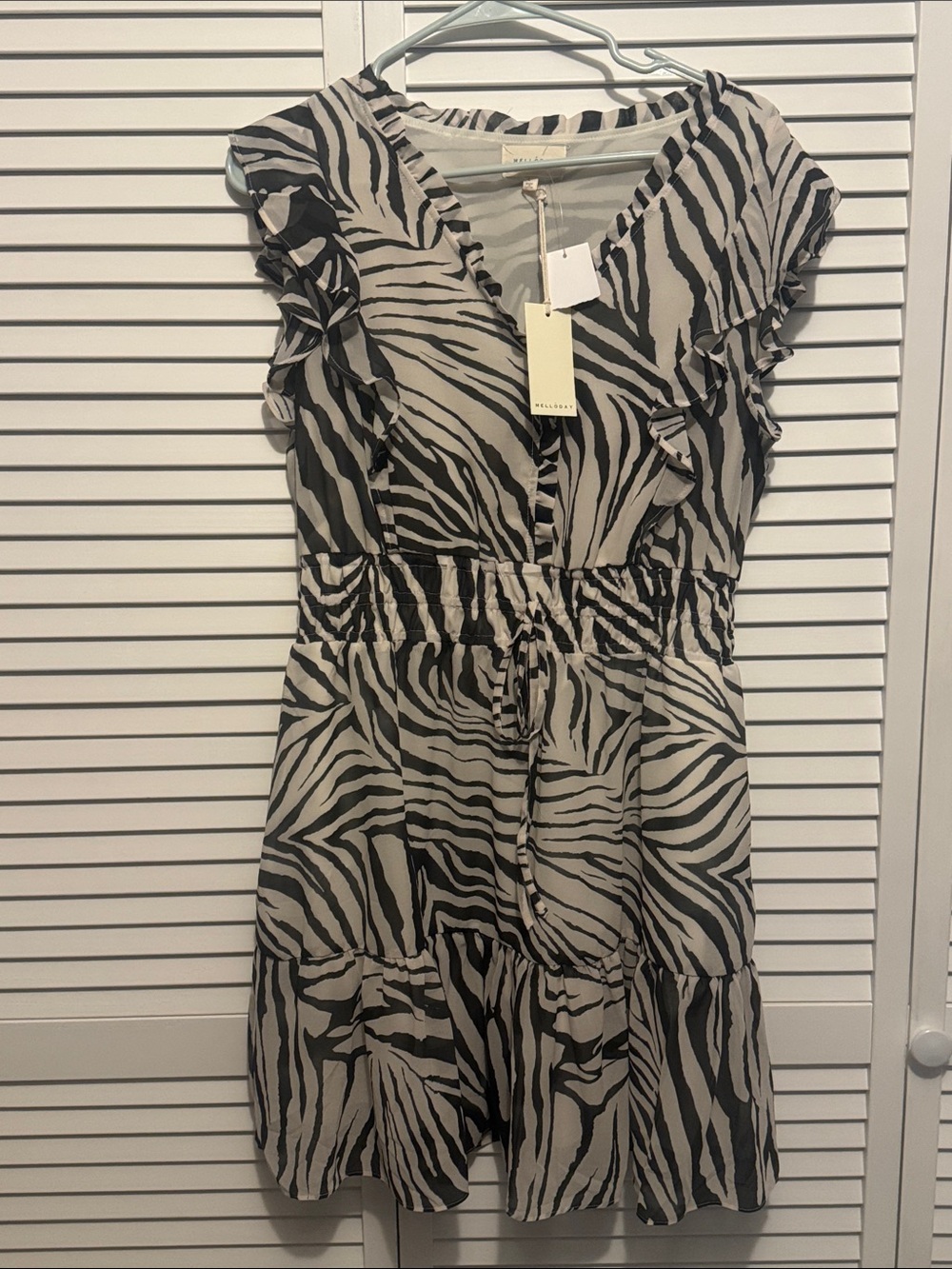 MELLODAY Black & White Zebra Print Ruffle V-Neck Dress nwt
